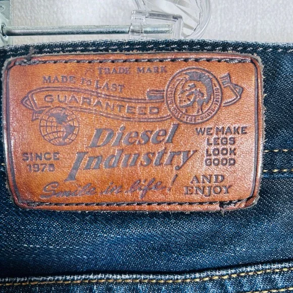 Diesel Larkee Regular Straight Wash 0806X Mens Jeans36x32 Dark Wash Button fly